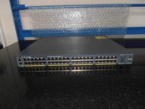 Cisco WS-C2960X-48FPS-L 48 ports PoE Gigabit (740 W) + 4 X SFP - Photo 1/4