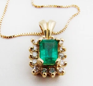 0.65cts Natural Round Diamond Emerald 14K Yellow GoldAnniversary Wedding Pendant - Picture 1 of 3