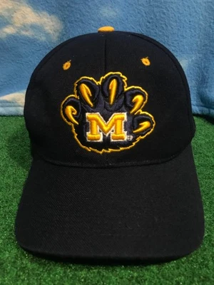 Hat Cap Fitted H23 - Image 1 of 4