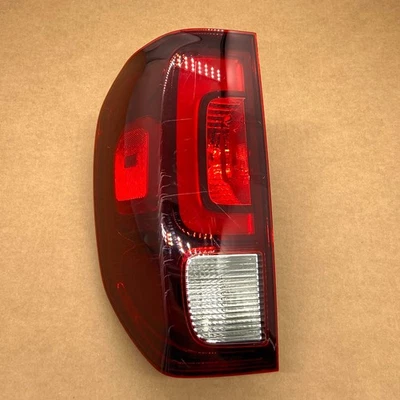 OEM 17-25 Honda Ridgeline Driver Luz Trasera Izquierda Bombilla Giratoria Lámpara Conjunto LH Foto 1 de 4