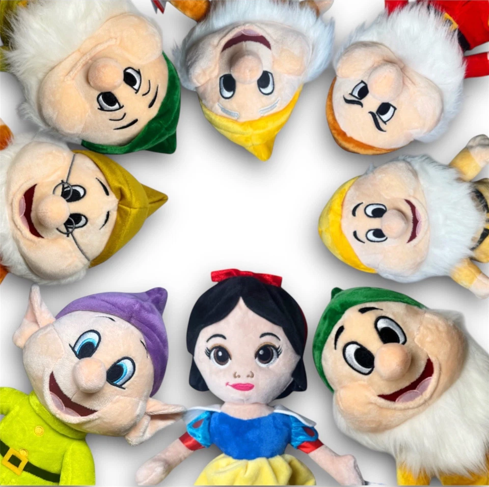 Schneewittchen & Die 7 Zwerge Plüschfigur nach Wahl ca. 28 cm sitzend – NEU - Bild 1 von 1