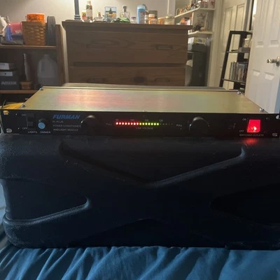 FURMAN PL-PLUS Power Conditioner Light Module 8 Outlets Tested Working MINT - Image 1 of 3