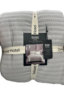 Deluxe Hotel Gray Queen Quilt 90”x90” - Picture 1 of 2