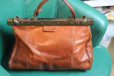 Arztkoffer Hebammenkoffer Leder braun 33x25cm Gebrauchsspuren am Verschluß - Bild 1 von 4