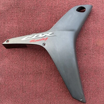 Carenado de capó medio derecho OEM negro Honda CBR 600rr 2007-2012 CBR600RR Foto 1 de 4