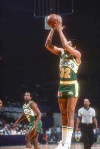 Fred Brown of the Seattle Supersonics 1980's Basketball photo - Picture 1 of 1