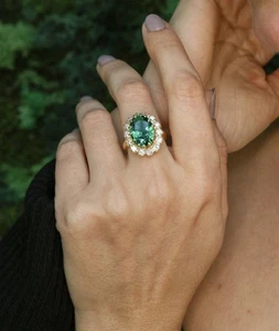 Anillo de compromiso de diamantes y esmeraldas naturales de corte ovalado de 5,00 quilates de oro amarillo macizo de 14 K - Imagen 1 de 12