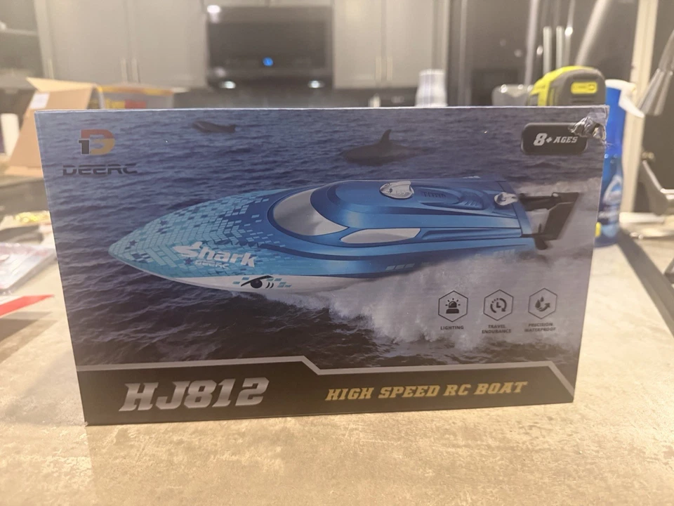 Barco tubarão Deere HJ812 alta velocidade controle remoto novo em folha na caixa nunca aberto - Imagem 1 de 4