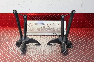 2011 KAWASAKI NINJA 1000 OEM LEFT & RIGHT REAR PASSENGER PEGS NJ51 Foto 1 de 4