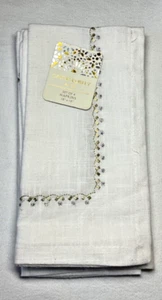 CYNTHIA ROWLEY NEW YORK NAPKINS (4) WHITE GOLD SILVER 18 X 18 100% COTTON NIP - Picture 1 of 2