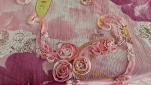Tela de encaje floral transparente 3 yardas rosas bordadas ROSA Shabby artesanías de cabaña - Imagen 1 de 5