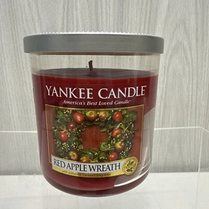 Yankee Candle Red Apple Wreath 7oz Signature Small Tumbler unused candle Holiday - Picture 1 of 7