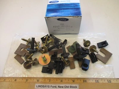 FORD 1990/1991 LINCOLN TOWN CAR "APRON KIT" FENDER, RETAINING, NOS F0VY-16K194-B - Image 1 of 4