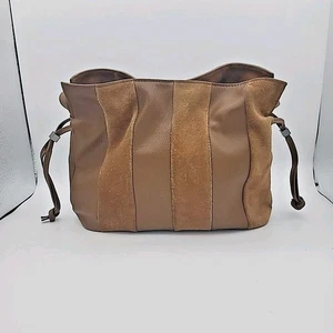 Bandolera Vince Camuto Dario Cuero Gamuza Canela Corteza Marrón - Imagen 1 de 18