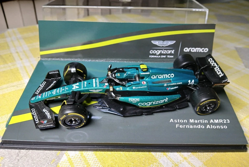Aston Martin AMR23 Fernando Alonso  2023 Burago scala 1/43 - Immagine 1 di 4