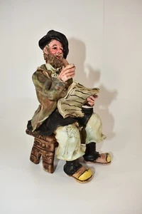 SIGNIERTE A. MASSIDDA SARDISCHE FIGUR " SITZENDER MANN HÄLT ZEITUNG & PFEIFE " - Bild 1 von 10