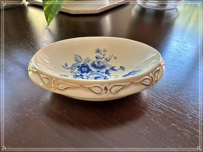 Vintage Blue & White Floral Soap Dish with Gold Trimmed Edges - Image 1 of 4