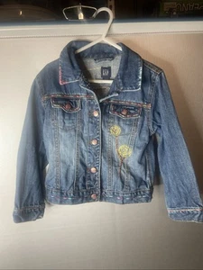 Gap Denim Embroidered Floral Jean Jacket Button Up Girls Size 5 - Picture 1 of 5