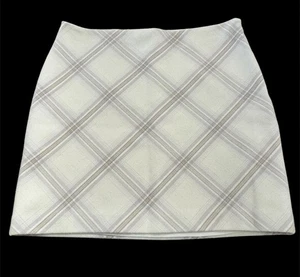 White House Black Market Plaid Mini Skirt Size 14 Zip Detail Preppy RetroGlam - Picture 1 of 9