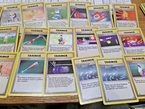100 Cartas de Entrenador Pokémon CON Dobles JUEGO BASE ALEMÁN Edición Común BUENO - Imagen 1 de 5