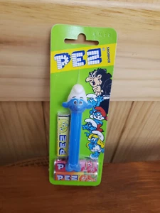 Vintage Smurfs - Smurf Blue Stem Pez Dispenser 1997 NOS Sealed on Card w/Candy - Bild 1 von 2