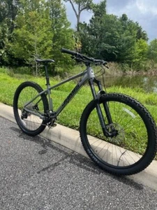 Jamis Komodo MTB w/dropper seatpost 17" - Picture 1 of 5