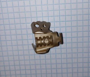 1 Bionicle Flat Dark Gold Mask Vahki has stress marks see IRL photos Box shipped - Picture 1 of 24