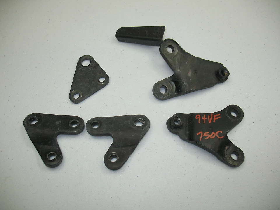 Honda VF750C 1994 Magna 750 placas de montaje del motor - sin grietas ni reparaciones - bonito Foto 1 de 1