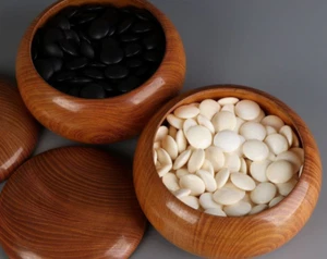 Japanese Vintage Go Stone Size: White 31 and Black 32 with Wood Box - Picture 1 of 12