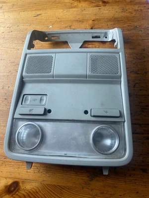 Luz de lectura interior techo Volkswagen Golf MK6/KMK5 2004-2012 1K0947133D Foto 1 de 3