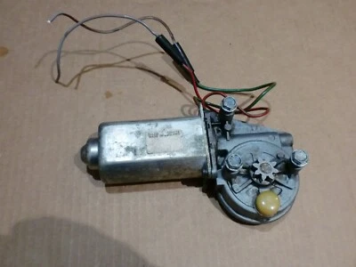 1990 Lotus Esprit  Driver LH Window Motor 8 teeth OEM good working condition - Immagine 1 di 4