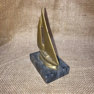 Solid Brass Sailboat Statue Sailing Decoration Paperweight Knick Knack On Marble - Picture 1 of 5