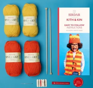 Sirdar Kith & Kin Kit de tejido de bufanda y sombrero a rayas para gatos - Kit de tejido para principiantes - Imagen 1 de 4