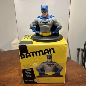 Batman Classic DC Direct Mini-Busts Hand Painted Limited 847/2800  - Bild 1 von 24