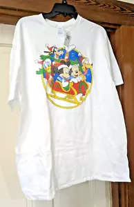 Disney Mickey Mouse & Friends Trineo de Navidad Adulto XL Camiseta Manga Corta - Imagen 1 de 3