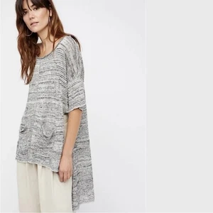 Free People Melange Knit High Low Top Short Sleeve Slit Gray White Oversized EUC - Picture 1 of 11