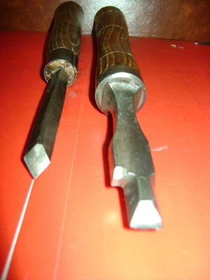 Anciens Ciseaux à bois, Menuisier, 1 acier fondu Anglais Peugeot Frère/ 1 Losang - Photo 1/4