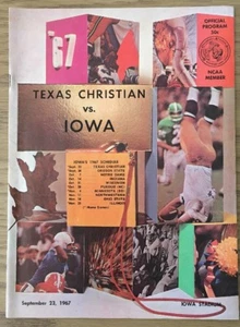 1967 Iowa vs. Texas Christian Football Programm - Bild 1 von 2