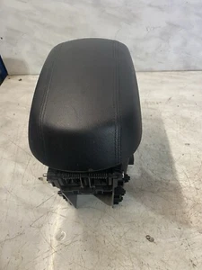 KIA SPORTAGE MK3 ARM REST CENTRE CONSOLE LEATHER 2010 - 2015 - Picture 1 of 5