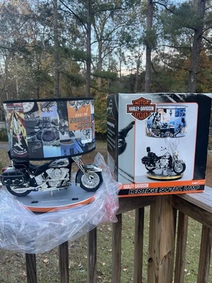 COLLECTABLE HARLEY DAVIDSON HERITAGE SOFTAIL TABLE LAMP w/SOUNDS 2004 FAST SHIP - Image 1 of 4