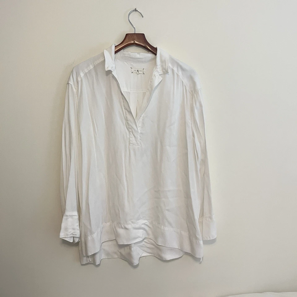 Top túnica Lou gris talla grande blanco de gran tamaño playa look por capas informal minimalista Foto 1 de 4