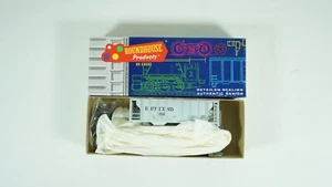 Roundhouse HO Scale Rutland 2-Bay Cover Hopper Kit 1636 NEW W10 - Picture 1 of 3
