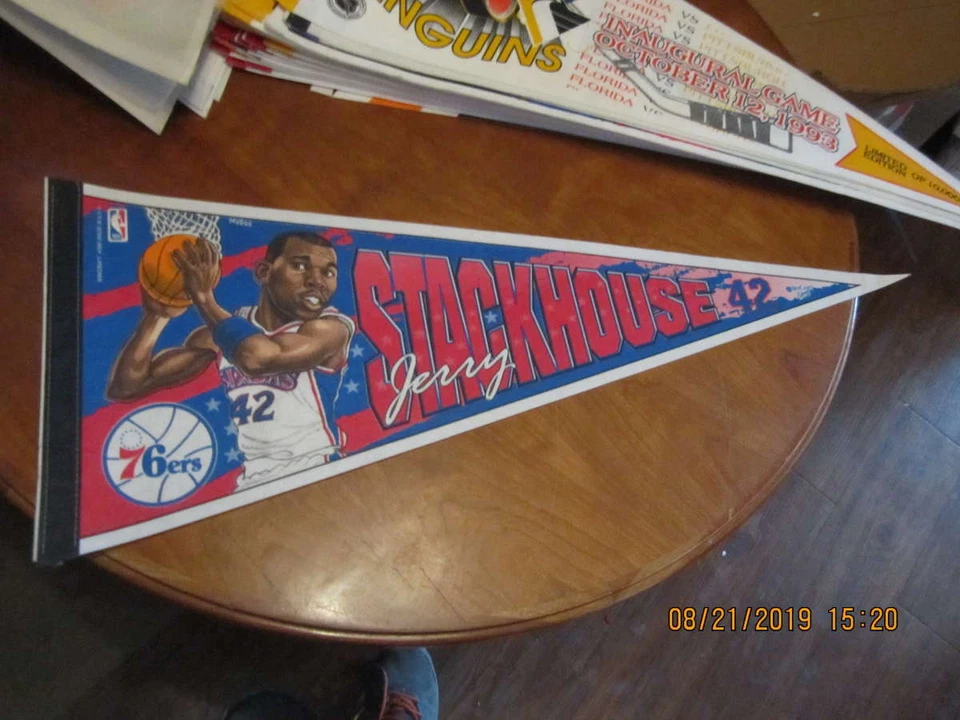 Banderín Jerry Stackhouse Philadelphia 76ers casi nuevo bx4 Foto 1 de 1