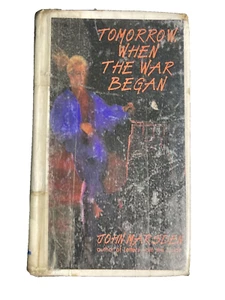 Tomorrow When The War Began~Marsden, John ~6.4/10 Reading Level~USED~Ex-Library - Picture 1 of 3