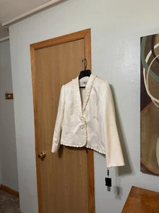 Blazer Tahari A.S.L Nuevo con Etiquetas Talla 16 Marfil Dos Botones Manga Larga con Volantes - Imagen 1 de 5