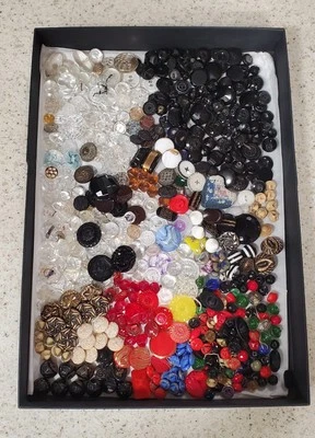 antique and vintage glass buttons (1800-2000 era)-lot 1 1/2 + lbs   (lot 40,) - Image 1 of 2