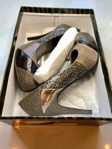 Gorgeous  MODA Gray Leather Multi Pattern High Heels 7.5M - Picture 1 of 12