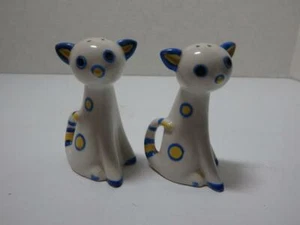 Vintage Salt & Pepper Shakers Japan Blue Yellow White Cats Kittens Cork Stoppers - Picture 1 of 1