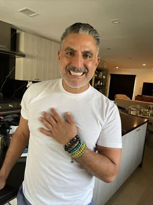 lote de 7 pulseras de cuentas diferentes más usadas ny Reza Farahan de SHAHS OF SUNSET Foto 1 de 4
