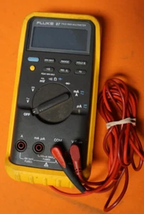Fluke 87 True RMS Multimeter Circuit Voltage Tester W/Leads - Picture 1 of 6